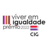 3 barras verticars retagulares de cor roxa, caramelo e castanho antecipam: Viver em igualdade prémio 2022. em baixo, o logotipo da CIG