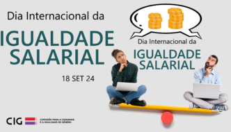 Dia Internacional da Igualdade Salarial, 18 set 24, uma mulher e um homem, ambos com um computador portátil ao colo, sentados em cima de um lápis. Balão de banda desenhada com moedas.