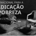 Fotografia de uma sala escura e degradada com um colchão, um cobertor e uma cadeira de plástico, dia internacional para a erradicação da pobreza, 17 de outubro de 2024