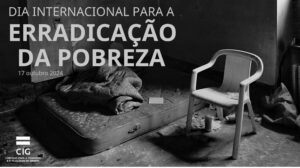 Fotografia de uma sala escura e degradada com um colchão, um cobertor e uma cadeira de plástico, dia internacional para a erradicação da pobreza, 17 de outubro de 2024