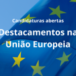 bandeira azul com estrelas amarelas sob um céu azul. candidaturas abertas. destacamentos na união europeia. logótipo cig